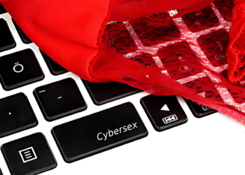 “Seks, Geld en Zelfvertrouwen: Waarom Steeds Meer Vrouwen 40+ OnlyFans Ontdekken”