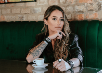 Katja (46) en de Tinder-Teleurstelling: Een Date met een Korte Inhoud