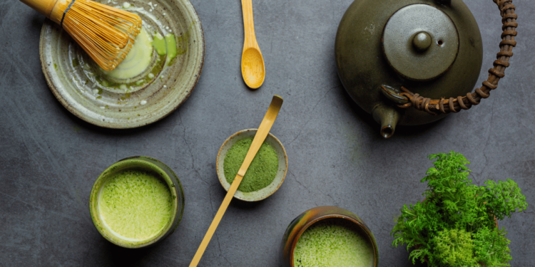 Ontdek de Kracht van Matcha Thee: Het Superfood voor Vrouwen 40+