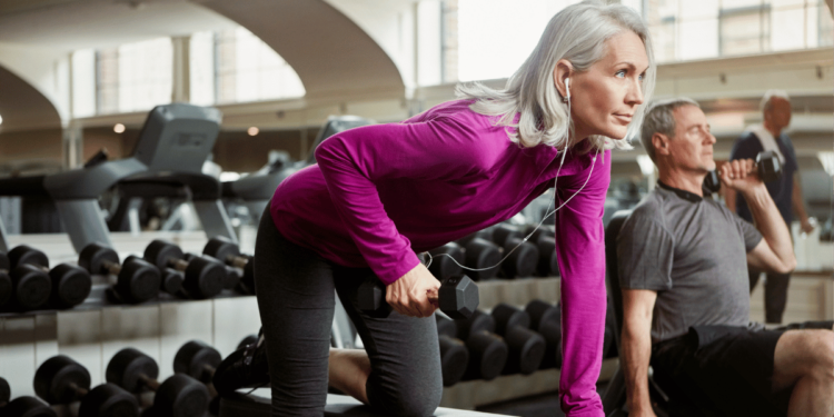 Gewichtstraining voor vrouwen 40+: Waar begin je en waarom moet je zo snel mogelijk starten?