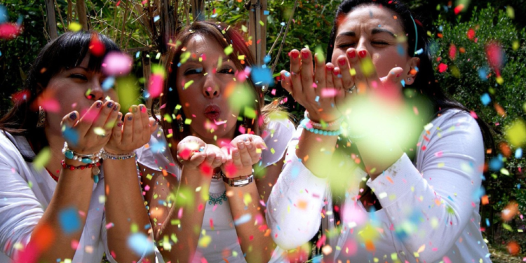 Nieuwe vriendinnen maken na je 40e: zo lukt het wél
