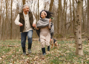 De Boswandeling van Arie en Jantine: Een Date met een Onverwachte Wending