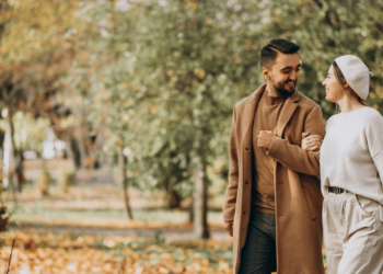 Sara (48) en haar Date met Dennis: Wanneer Je Match een Verrassing Heeft