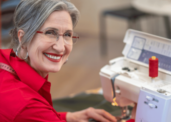 Het Succesverhaal van Carla (62): Van Modecarrière naar Duurzaam Ondernemerschap