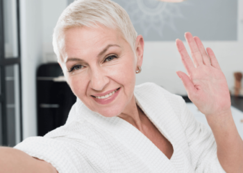 Nieuwe Horizons: Zelfontdekking en Identiteit na de Menopauze